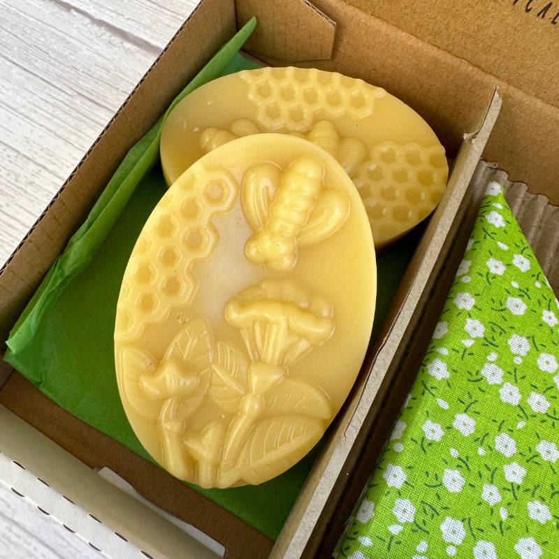 Collombatti Naturals Beeswax Wrap pack close up of wrap blocks